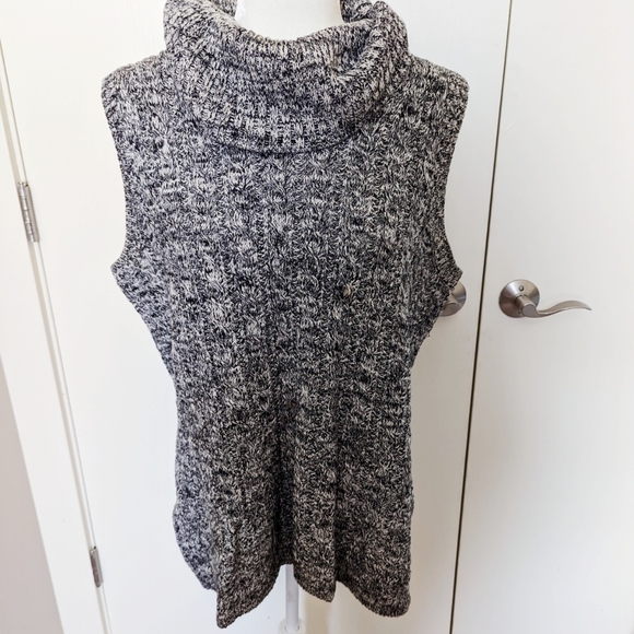 Sleeveless sweater - Picture 2 of 3